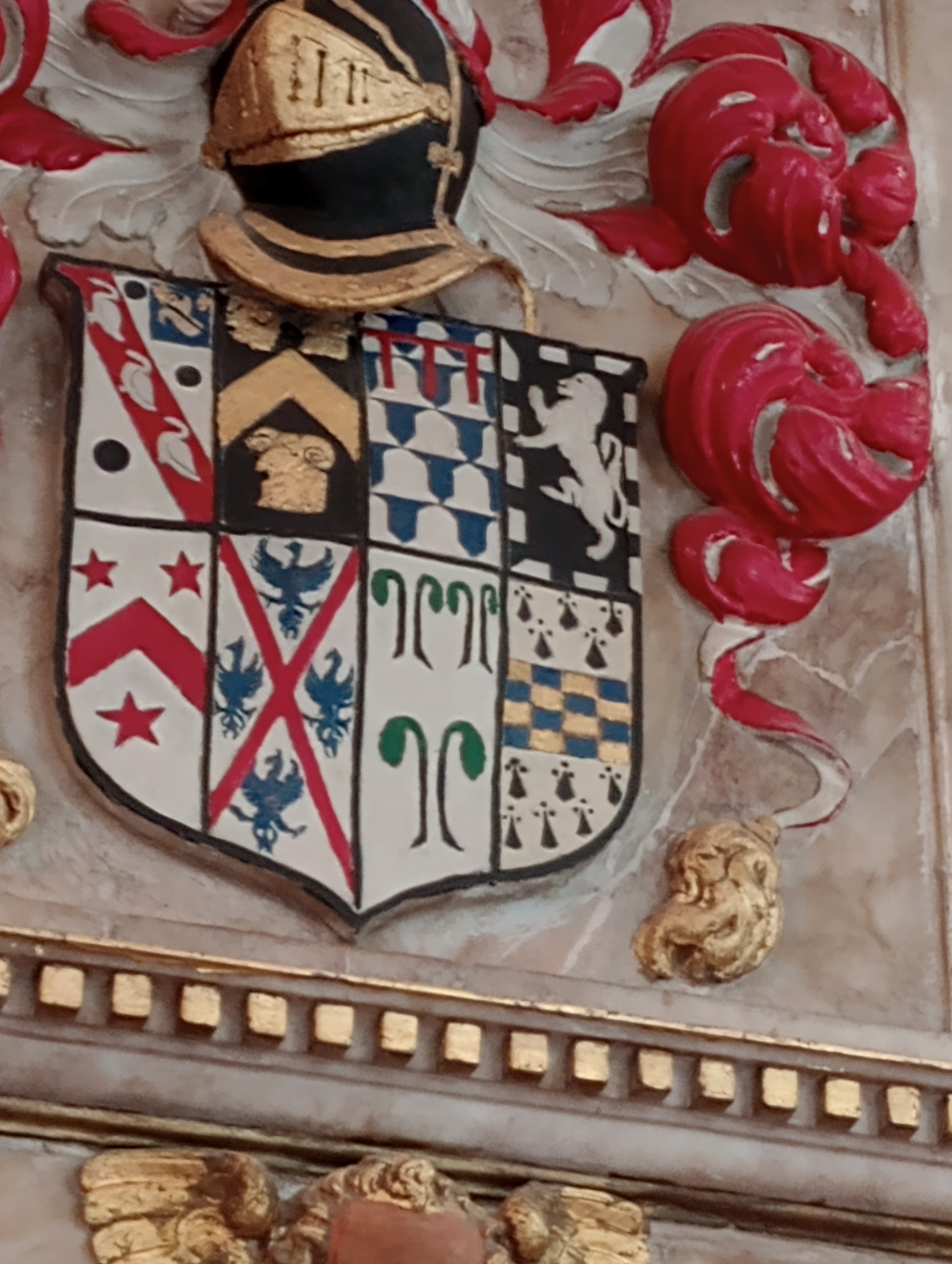 PIC3_eliz_ramsey_arms_on_alford_memorial